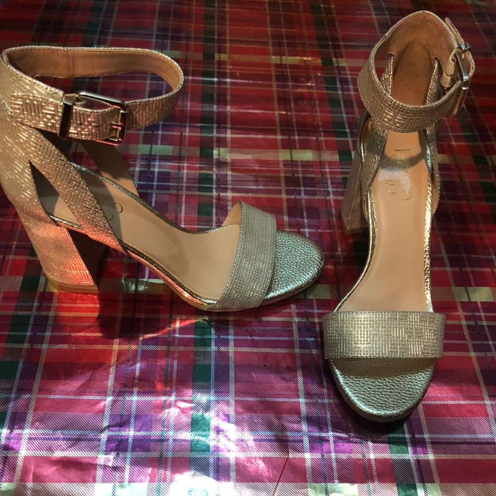 Women’s shoes